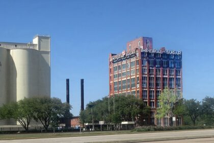 A sugar refinery building
